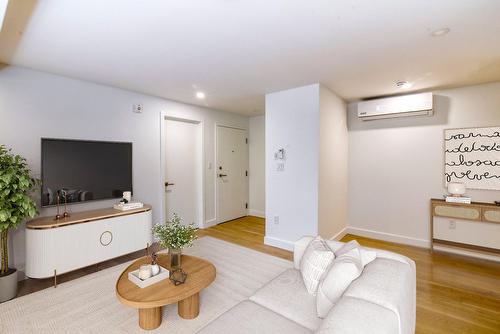 Vue d'ensemble - 3-10 Av. Rosemount, Westmount, QC - Indoor Photo Showing Other Room