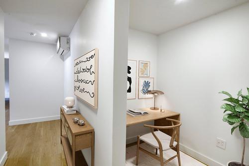 Bureau - 3-10 Av. Rosemount, Westmount, QC - Indoor Photo Showing Other Room