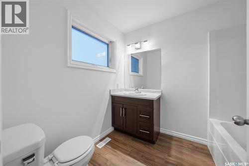 446 Geary Crescent, Saskatoon, SK - Indoor Photo Showing Bathroom
