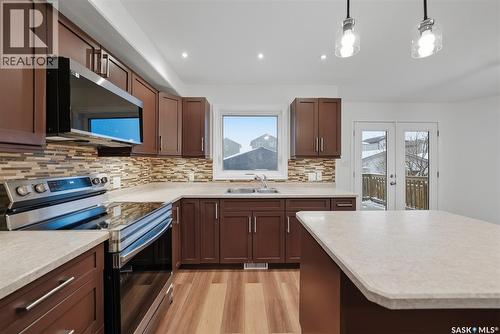 446 Geary Crescent, Saskatoon, SK - Indoor Photo Showing Kitchen With Stainless Steel Kitchen With Upgraded Kitchen