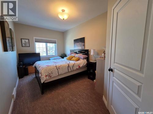 206 8Th Avenue Ne, Swift Current, SK - Indoor Photo Showing Bedroom