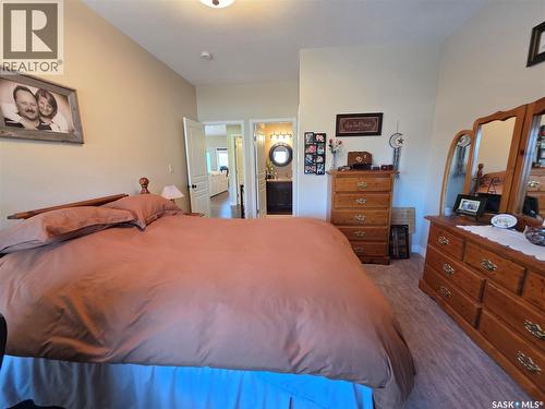 206 8Th Avenue Ne, Swift Current, SK - Indoor Photo Showing Bedroom