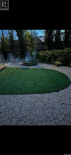 206 8Th Avenue Ne, Swift Current, SK - Outdoor With Backyard