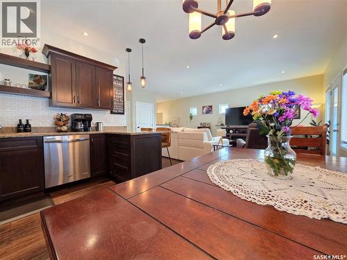 206 8Th Avenue Ne, Swift Current, SK - Indoor