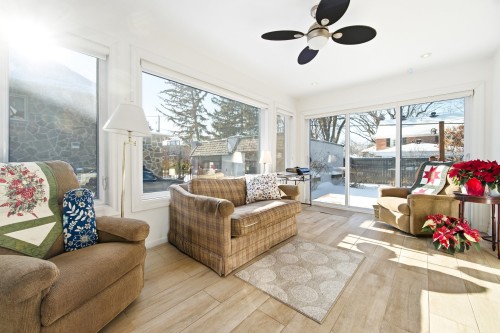 589 Av. Berwick  Mont-Royal, QC H3R 2A1