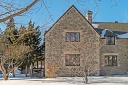 589 Av. Berwick  Mont-Royal, QC H3R 2A1