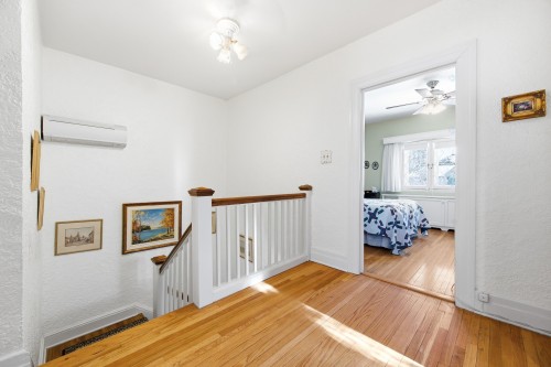 Hall d'entrée/Vestibule - 589 Av. Berwick, Mont-Royal, QC - Indoor Photo Showing Other Room