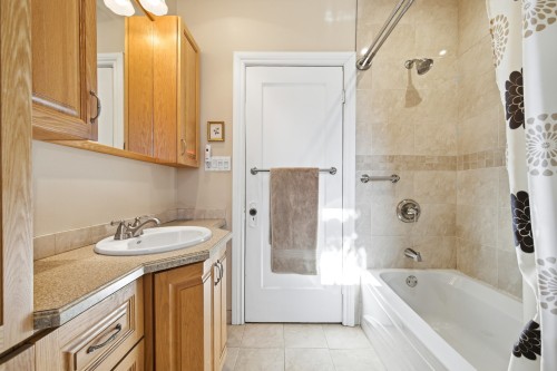 Salle de bains - 589 Av. Berwick, Mont-Royal, QC - Indoor Photo Showing Bathroom