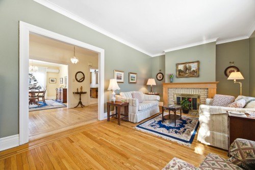 Salon - 589 Av. Berwick, Mont-Royal, QC - Indoor Photo Showing Living Room With Fireplace