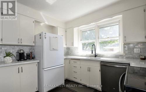 442 Highland Road E, Kitchener, ON - Indoor Photo Showing Kitchen
