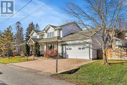 469 DUCHESS AVENUE  Ottawa, ON K2A 1Y4