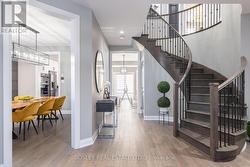 Flowing Sight Lines upon Entry - 