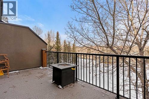 403 Valley Ridge Manor Nw, Calgary, AB 