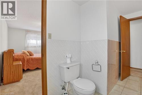 49 Century Hill Drive, Kitchener, ON - Indoor Photo Showing Bathroom