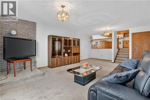 49 Century Hill Drive, Kitchener, ON - Indoor Photo Showing Living Room