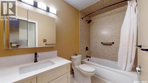 20 4505 Rae Street, Regina, SK - Indoor Photo Showing Bathroom