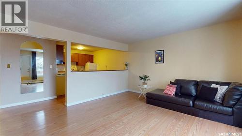 20 4505 Rae Street, Regina, SK - Indoor Photo Showing Living Room