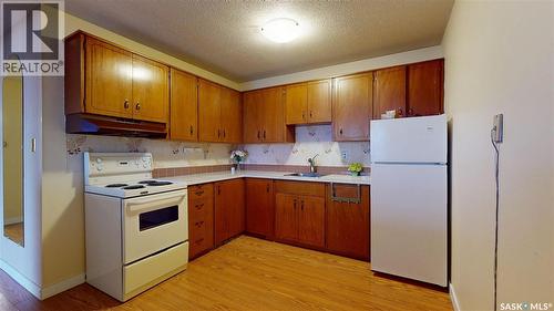 20 4505 Rae Street, Regina, SK - Indoor Photo Showing Kitchen