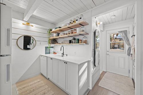 Cuisine - 22-560 Rue Morin, Sainte-Adèle, QC 