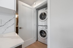 320-171 Jensen Ave WEST Parksville, BC V9P 1K3