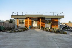 8578 Rumming Rd  Lantzville, BC V0R 2H0