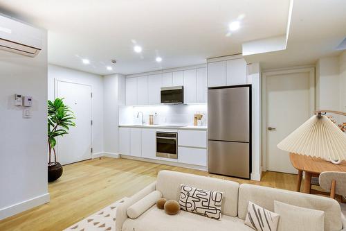 Cuisine - 4-10 Av. Rosemount, Westmount, QC - Indoor Photo Showing Kitchen