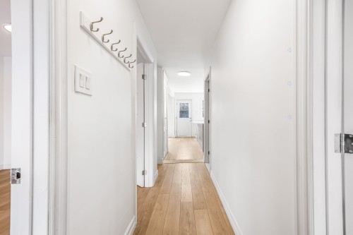 Corridor - 8745 Rue Hochelaga, Montréal (Mercier/Hochelaga-Maisonneuve), QC - Indoor Photo Showing Other Room