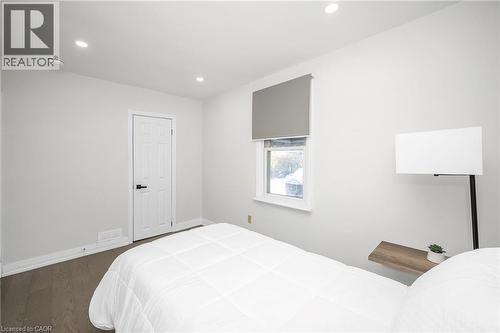 60 West 1St Street, Hamilton, ON - Indoor Photo Showing Bedroom