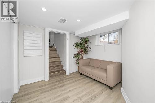 60 West 1St Street, Hamilton, ON - Indoor Photo Showing Other Room