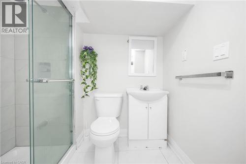 60 West 1St Street, Hamilton, ON - Indoor Photo Showing Bathroom
