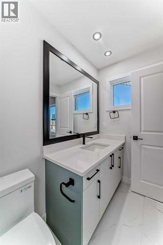 19 Lavelle Close, Red Deer, AB - Indoor Photo Showing Bathroom