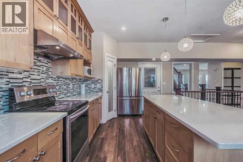 23 Cheltenham Road Nw, Calgary, AB - Indoor Photo Showing Kitchen With Stainless Steel Kitchen With Upgraded Kitchen