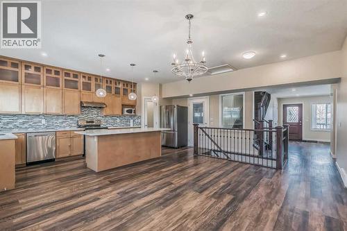 23 Cheltenham Road Nw, Calgary, AB - Indoor Photo Showing Kitchen With Upgraded Kitchen