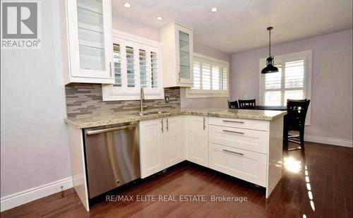 110 Front Street E, Whitby, ON - Indoor Photo Showing Kitchen With Upgraded Kitchen