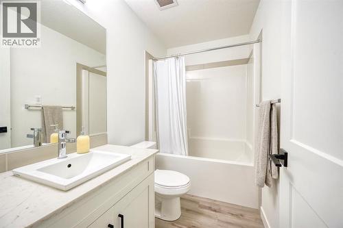 3409, 200 Seton Circle Se, Calgary, AB - Indoor Photo Showing Bathroom