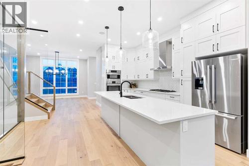 520 34A Street Nw, Calgary, AB - Indoor Photo Showing Kitchen With Stainless Steel Kitchen With Double Sink With Upgraded Kitchen
