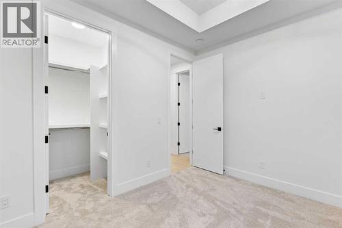 520 34A Street Nw, Calgary, AB - Indoor Photo Showing Other Room