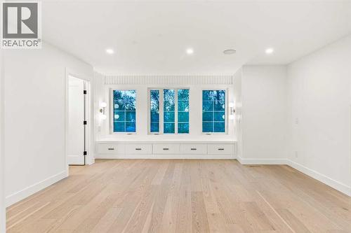 520 34A Street Nw, Calgary, AB - Indoor Photo Showing Other Room
