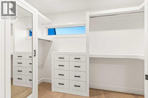 520 34A Street Nw, Calgary, AB - Indoor