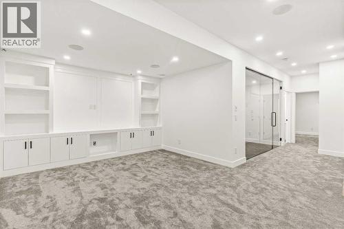 520 34A Street Nw, Calgary, AB - Indoor Photo Showing Other Room