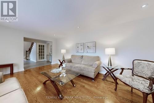 2 Butterfield Drive, Toronto, ON - Indoor Photo Showing Living Room