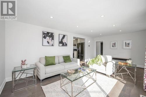 60 West 1St Street, Hamilton, ON - Indoor Photo Showing Living Room