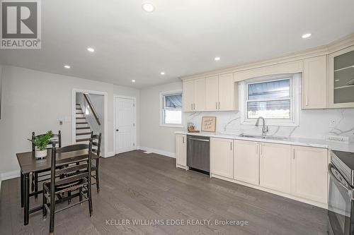 60 West 1St Street, Hamilton, ON - Indoor Photo Showing Kitchen