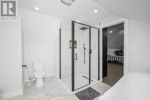 60 West 1St Street, Hamilton, ON - Indoor Photo Showing Bathroom
