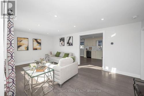60 West 1St Street, Hamilton, ON - Indoor Photo Showing Living Room