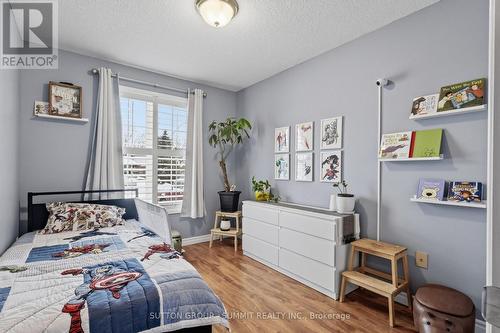 20 Endeavour Drive, Cambridge, ON - Indoor Photo Showing Bedroom
