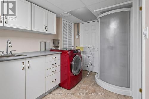 20 Endeavour Drive, Cambridge, ON - Indoor Photo Showing Laundry Room
