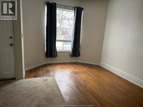 953 Gladstone, Windsor, ON - Indoor Photo Showing Other Room