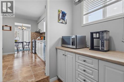 20 Endeavour Drive, Cambridge, ON - Indoor Photo Showing Kitchen