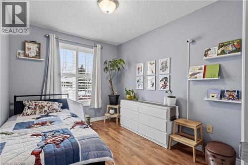 20 Endeavour Drive, Cambridge, ON - Indoor Photo Showing Bedroom